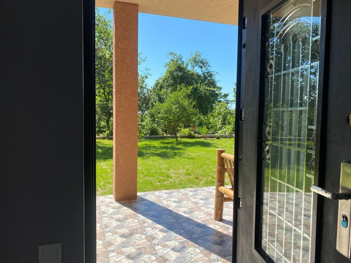Orange Villa Гонио Екстериор снимка